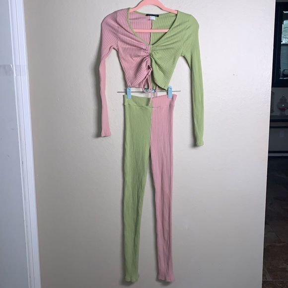 One by One Watermelon Colorblock leggings & crop top set - Medium - Picture 4 of 5